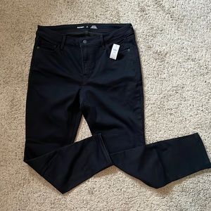 NWT petite black skinny jeans